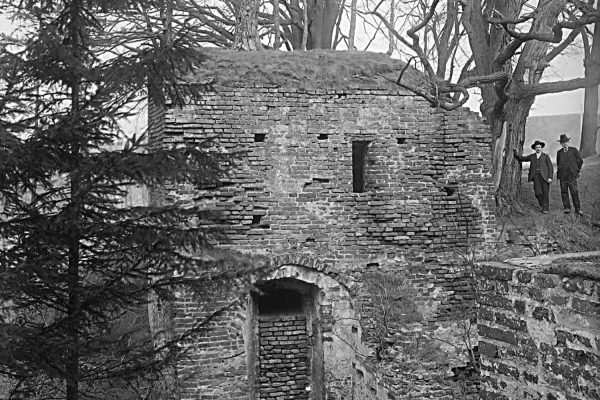 Das Köpfhäusl beim Wittelsbacher Schloss in Friedberg, Foto: Stadtarchiv Friedberg Das Köpfhäusl beim Wittelsbacher Schloss in Friedberg, Foto: Stadtarchiv Friedberg
