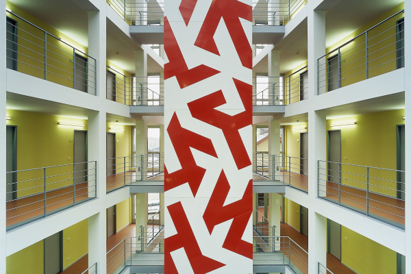 Thomas Weil, Ornament Stele, Hafenamt Köln, 2000, Foto Jens Willebrand Thomas Weil, Ornament Stele, Hafenamt Köln, 2000, Foto Jens Willebrand